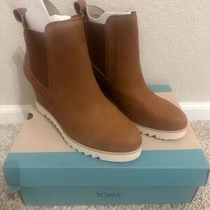 TOMS Women's Tan Ankle Booties